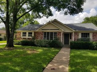 12007 Meadowhollow Dr, Meadows Place, TX 77477