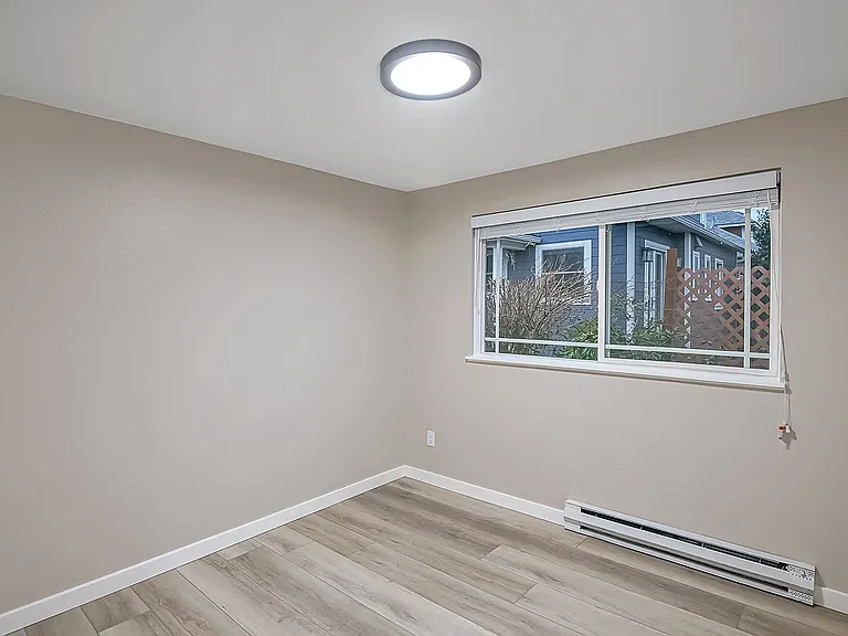 2533 N Willamette Blvd — Photo 11