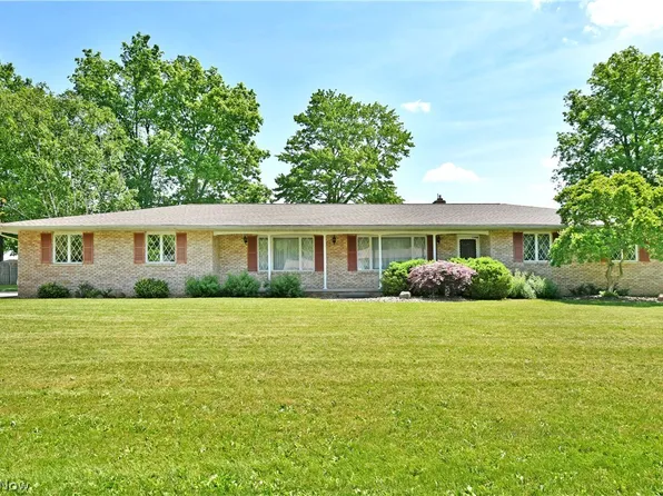 188 S Colonial Dr, Cortland, OH 44410