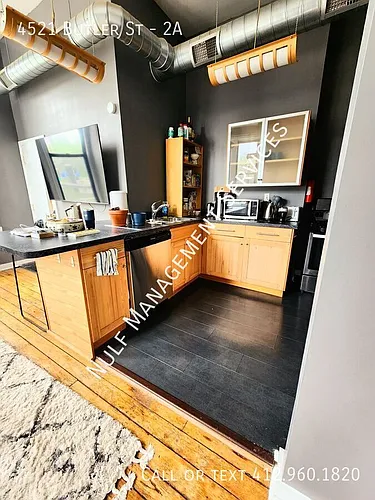4521 Butler St #2A Photo 1