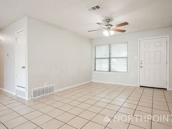 4th image of 803 Lisa Ln