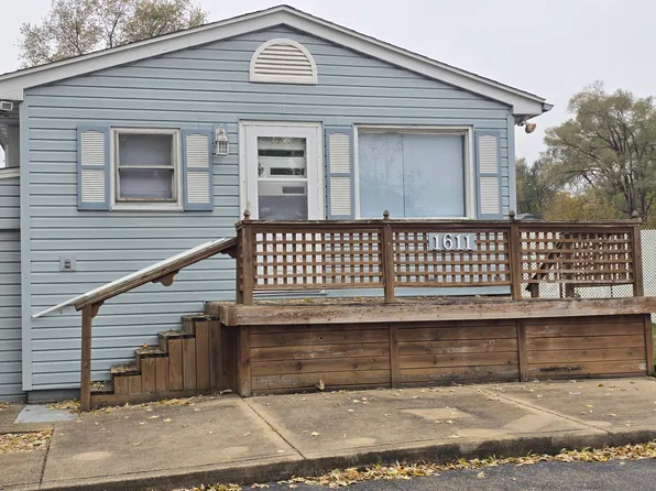 1611 S Oakwood Ave, Peoria, IL 61605