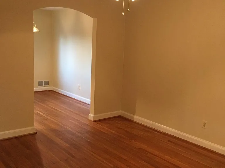 239 Evans Ln — Photo 2