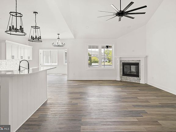 5th image of 38500 Donohoe Ln