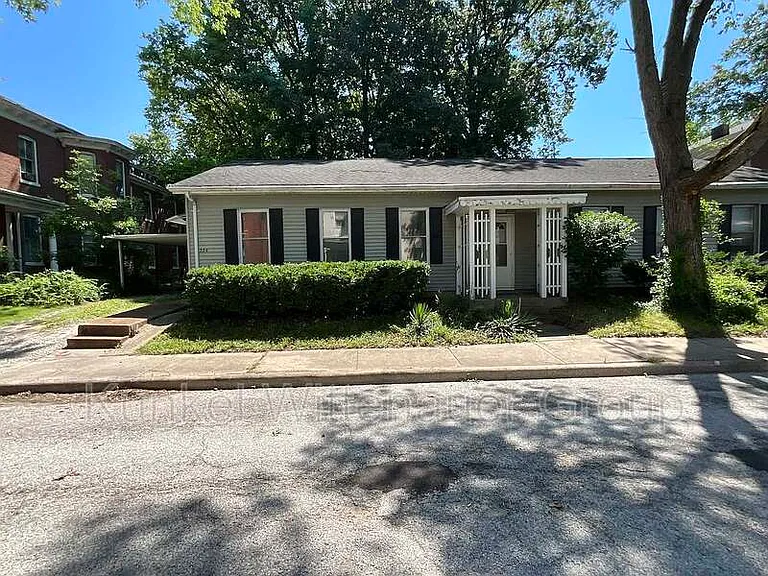 324 N Jackson St — Photo 1