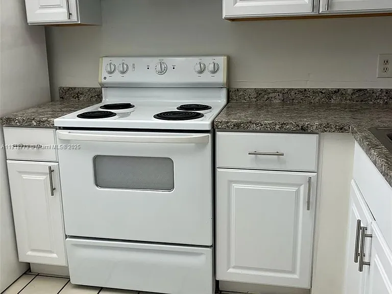 5200 NW 31st Ave #40 — Photo 5