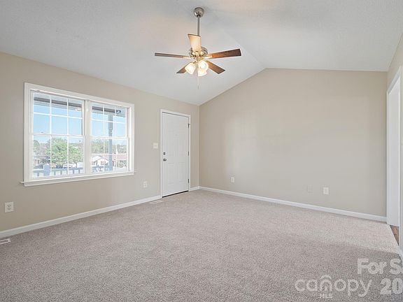5th image of 1061 Isenhour Ct
