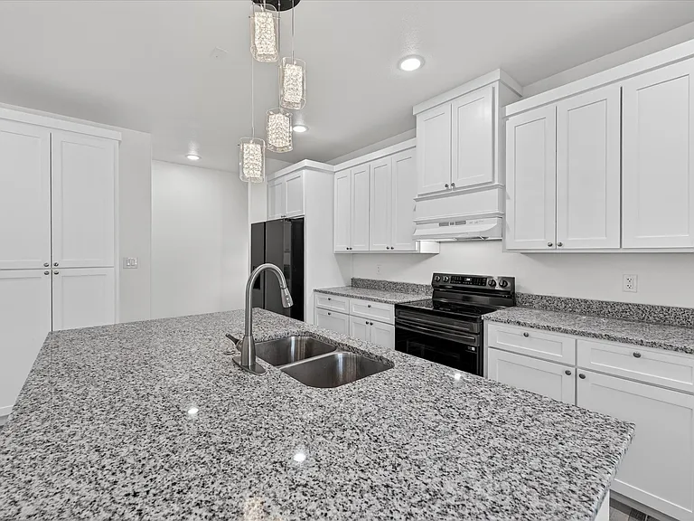 2902 Walnut St — Photo 7