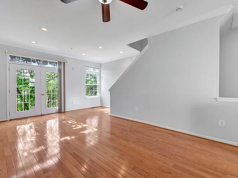 4287 S Capitol St SW — Photo 4