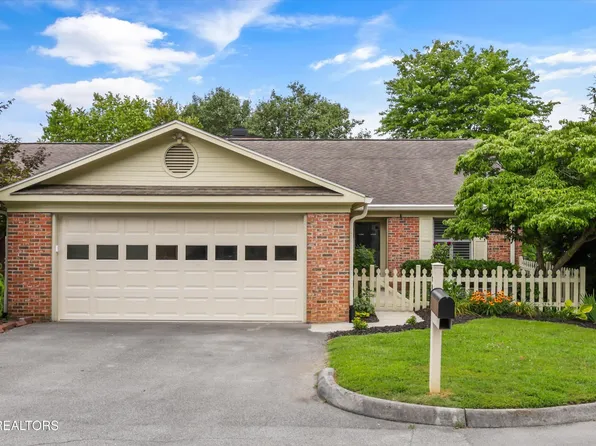 801 Prestwick Dr, Maryville, TN 37803