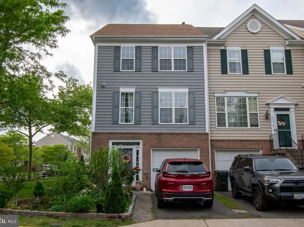 25510 Heyer Sq, Chantilly, VA 20152