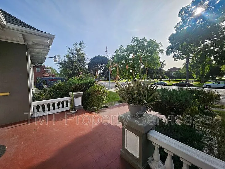 1214 N Pershing Ave — Photo 5