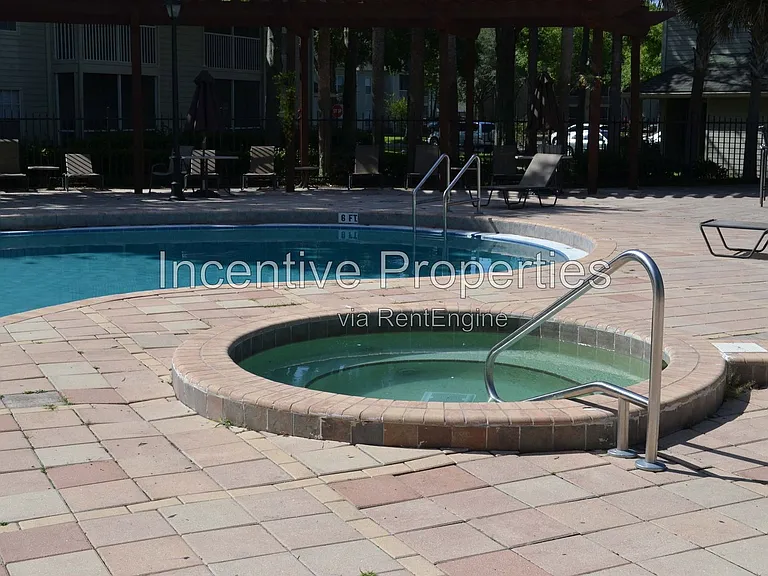 5956 Westgate Dr #102 — Photo 31