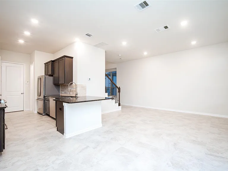 1634 Ryon Falls Dr — Photo 10