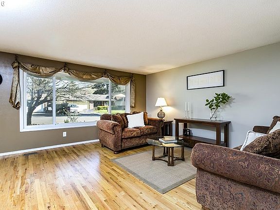 5th image of 6406 SE Plum Dr