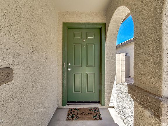 3rd image of 40968 W Portis Dr