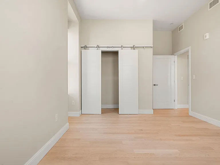 124 Warren St #401 — Photo 13