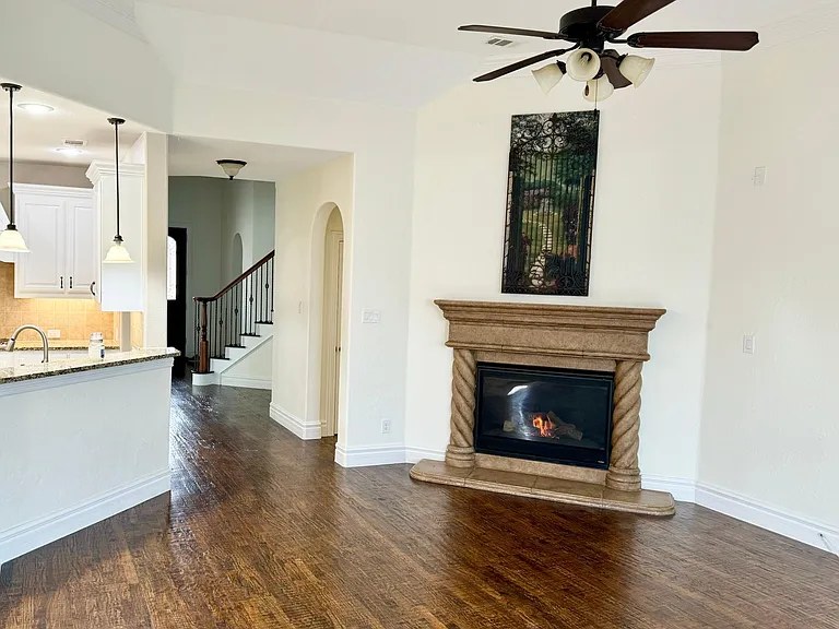 1305 Miami Dr — Photo 12
