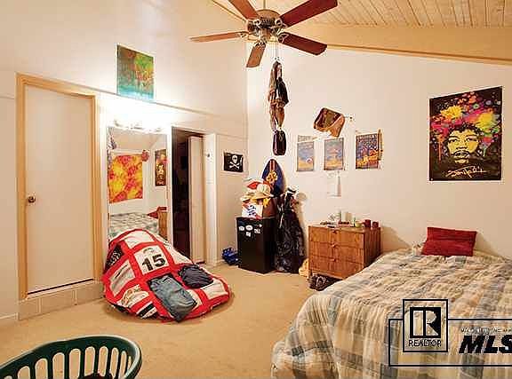 3rd image of 465 Tamarack Dr Unit 213