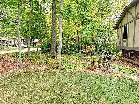 4th image of 3267 Southfield Dr