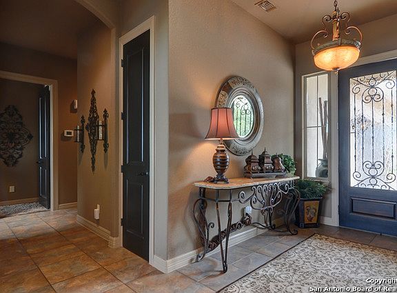 4th image of 2487 Lakeview Dr