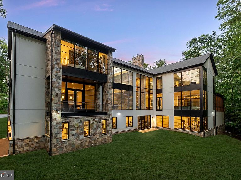 Listing photo of 3 Bay Tree Ln, Bethesda