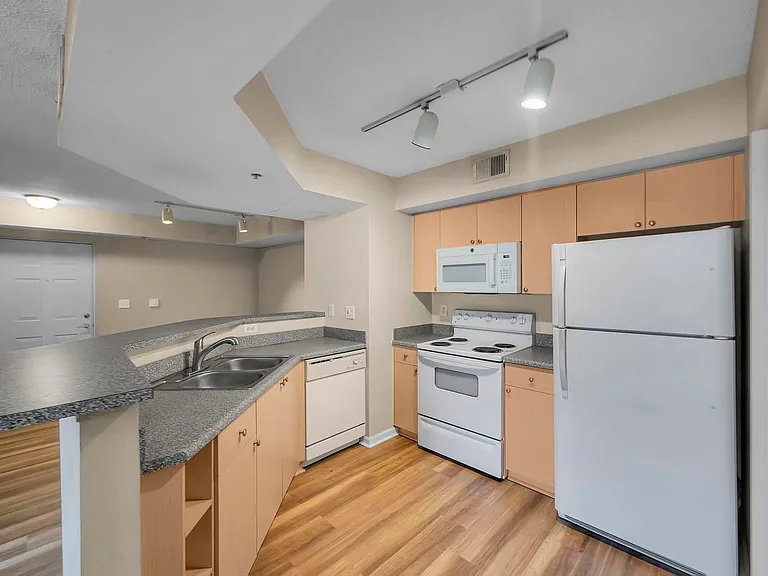 3614 NW Adriatic Ln — Photo 6