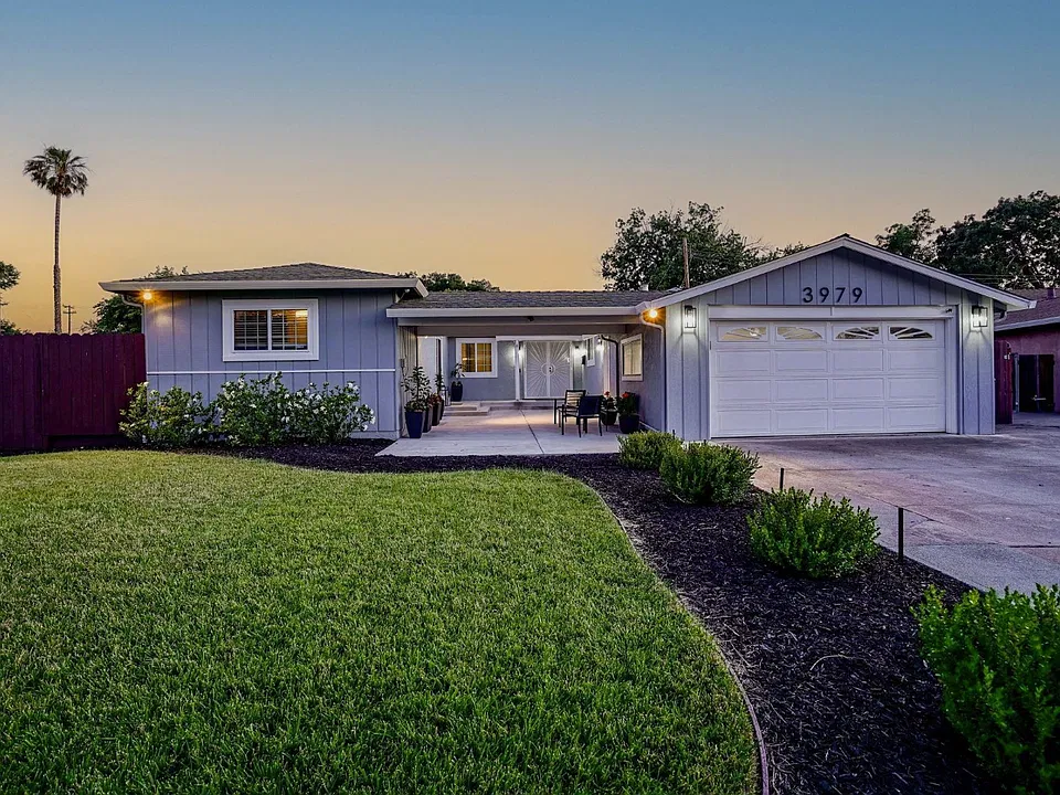 3979 Beechwood Ct