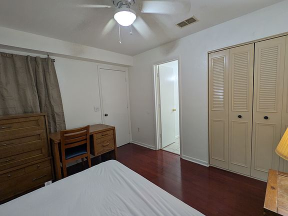 4th image of 3800 SW 20th Ave APT 405