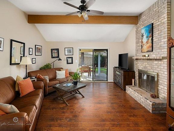 5th image of 9805 Mesa Oak Dr