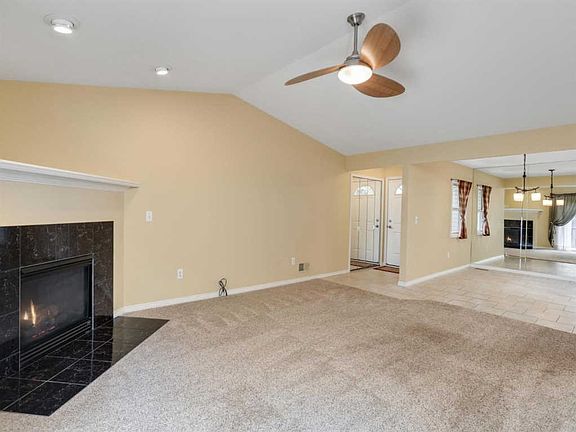 4th image of 37585 N Dianne Ln Unit 130
