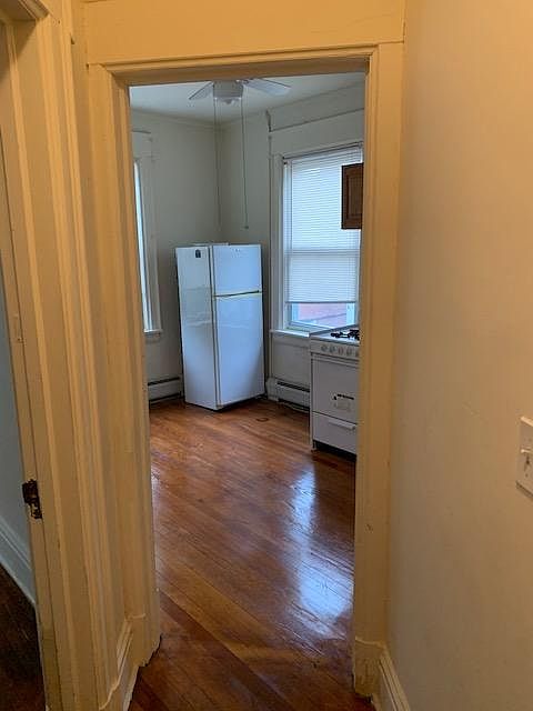 1st image of 422 Broad Ave APT 3