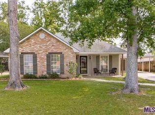 18540 White Oak Dr, Prairieville, LA 70769