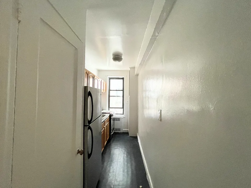 919 Park Pl #2K