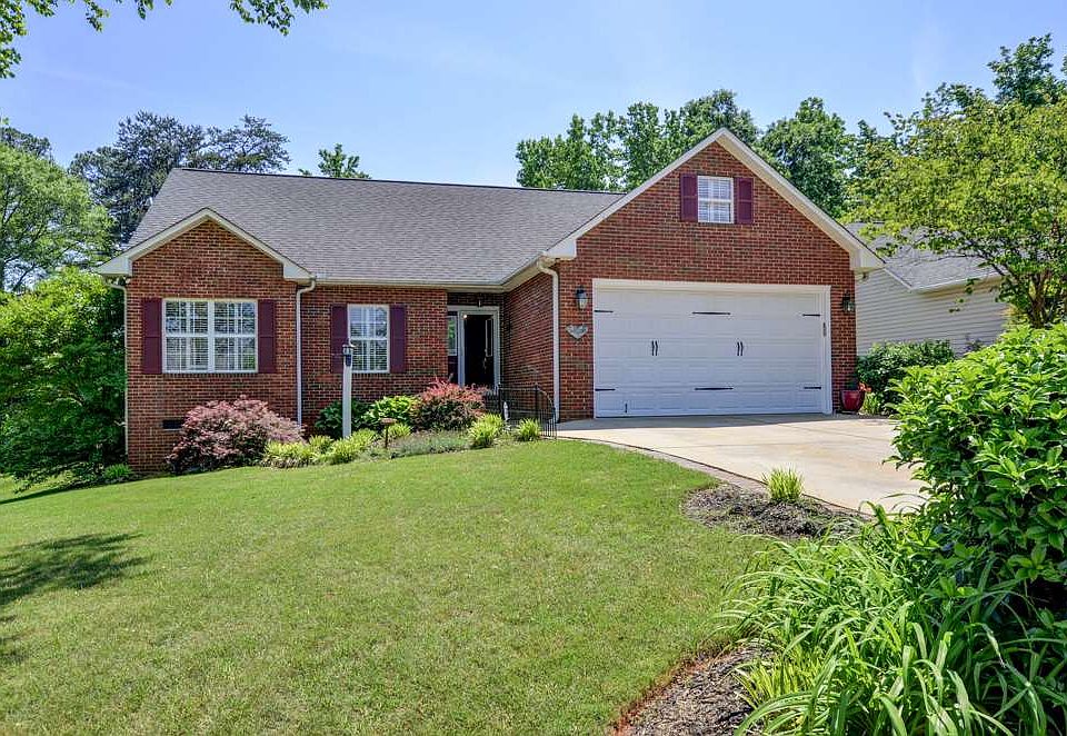 1st image of 218 Lynhaven Dr