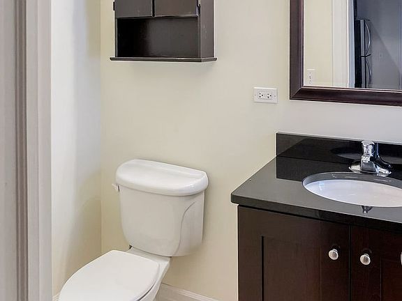 3rd image of 3816.2 N Sheffield Ave #2W