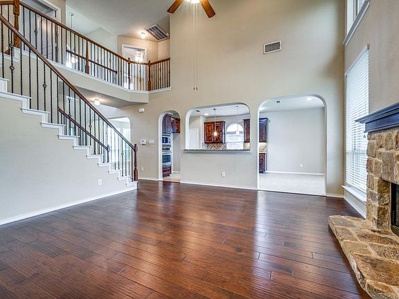 2nd image of 2408 Silverthorn Ct