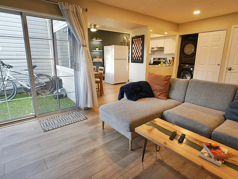 2614 S Xanadu Way #C — Photo 7