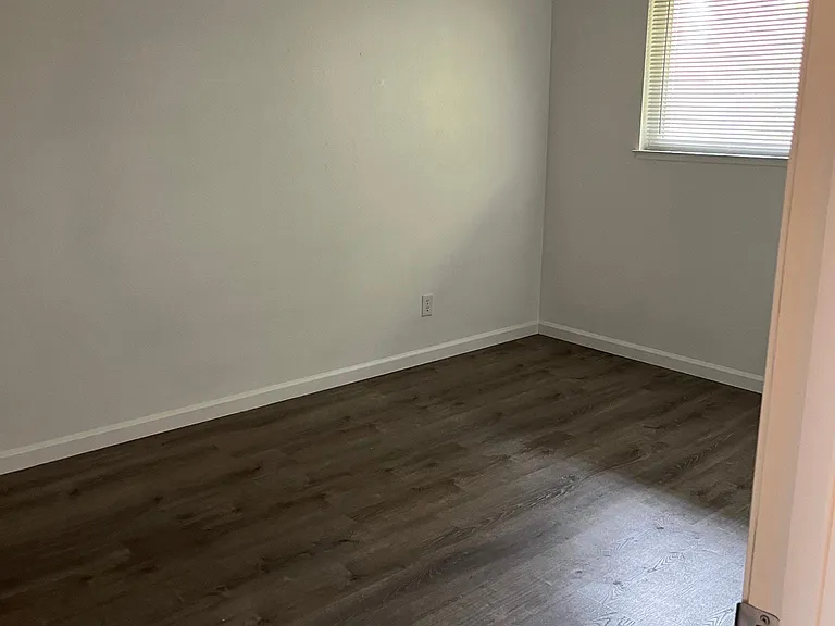 398 White Ave #3 — Photo 9