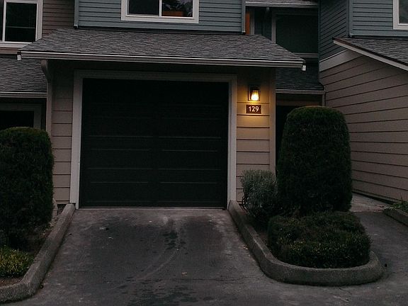 3rd image of 4344 W Lake Sammamish Pkwy SE APT 129