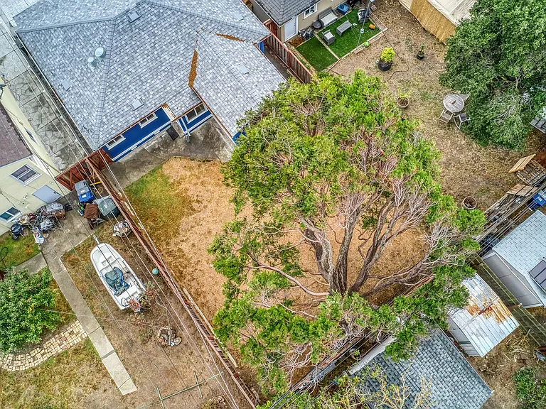 119 Claremont Ave — Photo 6