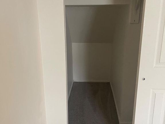 4th image of 2360 Sun Valley Cir Unit 2