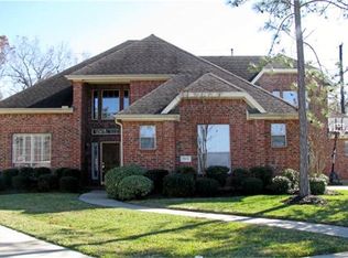 3801 Coral Cir, Seabrook, TX 77586