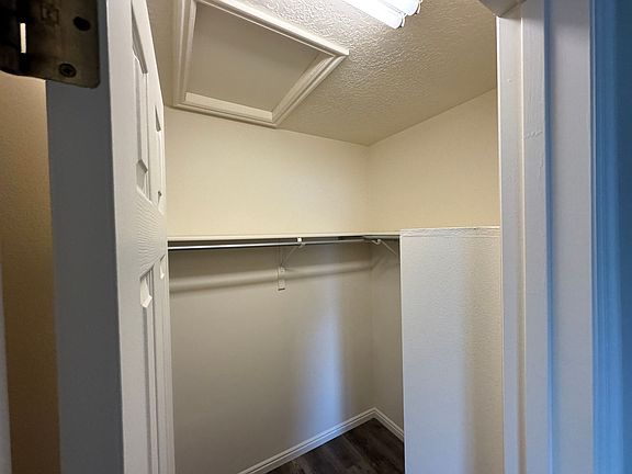 5th image of 2089-2095 Meppen Dr #2091