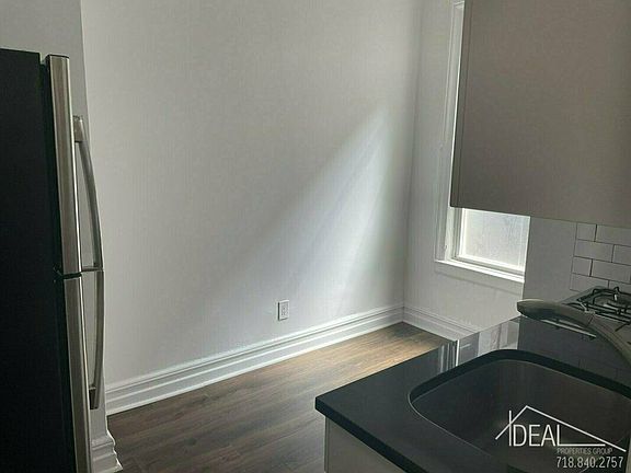 2nd image of 71-73 Yellowstone Blvd #2R