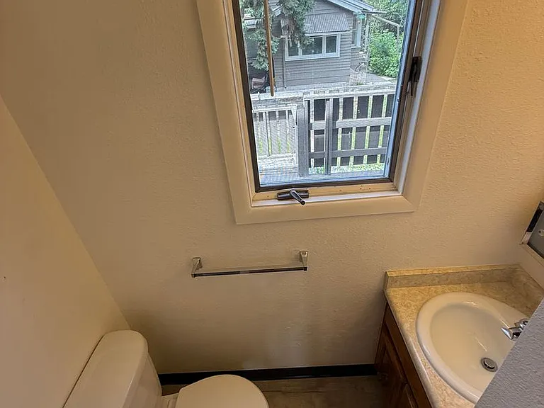 919 1st Ave SW — Photo 29