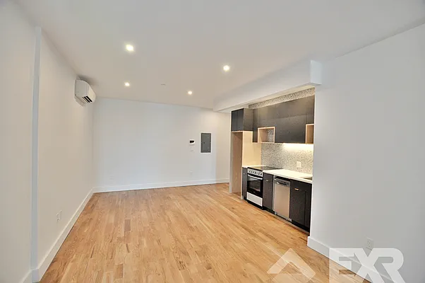 Rented by EXR | media 19