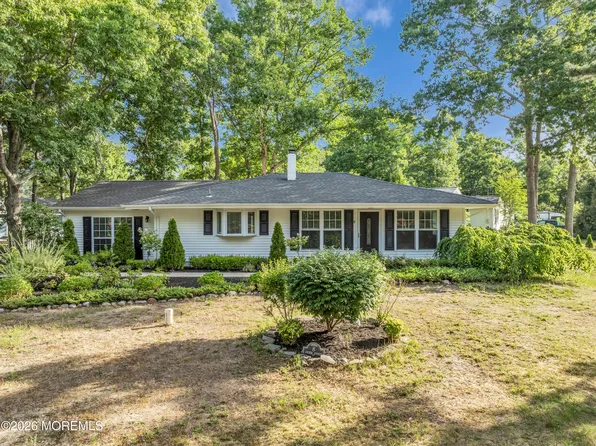 8 Anchor Avenue, Manahawkin, NJ 08050