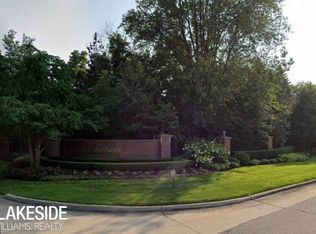 37571 Hidden Valley Ct, Clinton Township, MI 48036