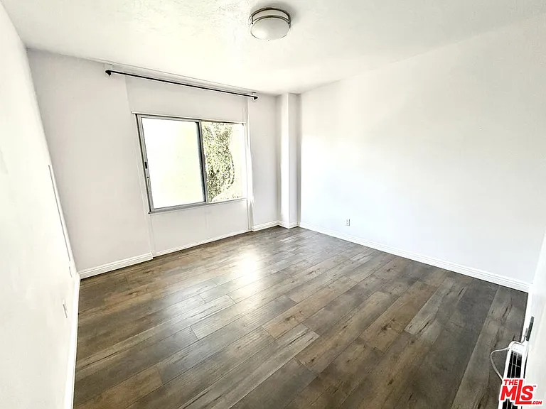 250 Linden Ave #201 — Photo 22